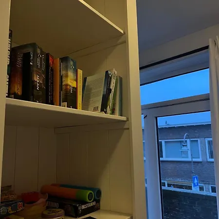 Close To The Modern Oranje Boven