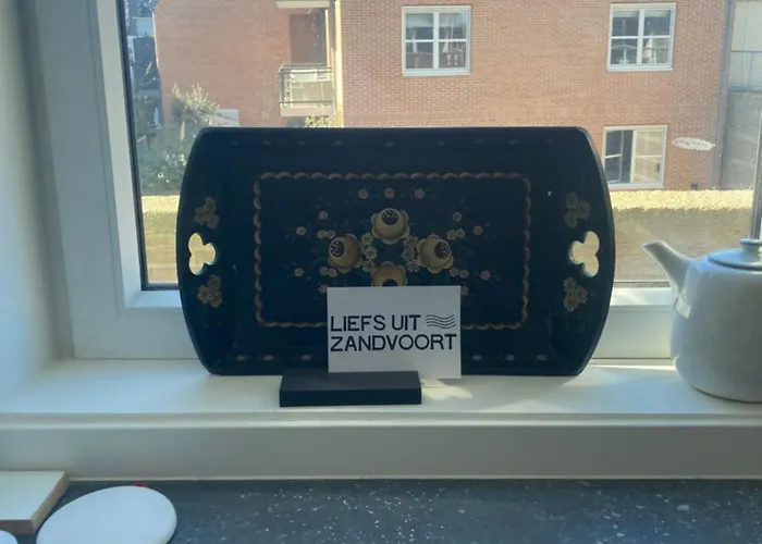 Close To The Modern Oranje Boven